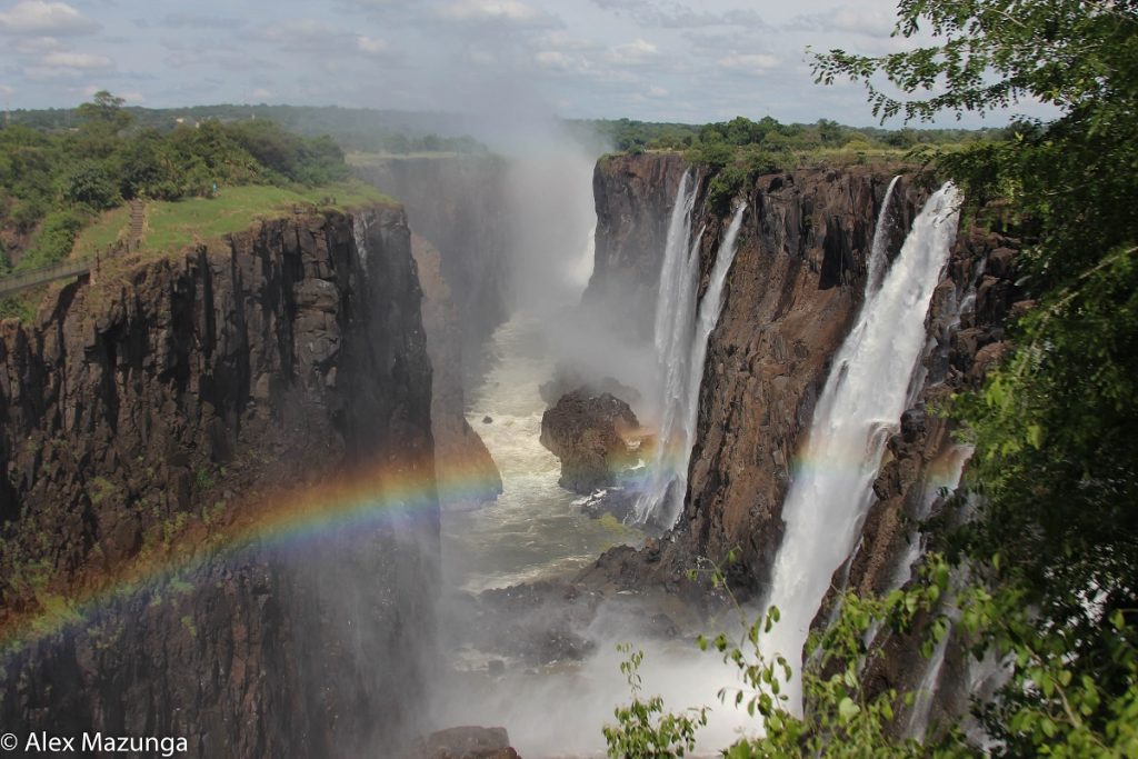 How Do I Get Around Victoria Falls?