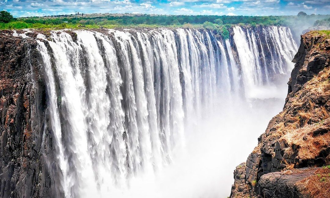 How Do I Get Around Victoria Falls?